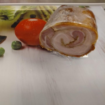 Boczek pieczony rolowany